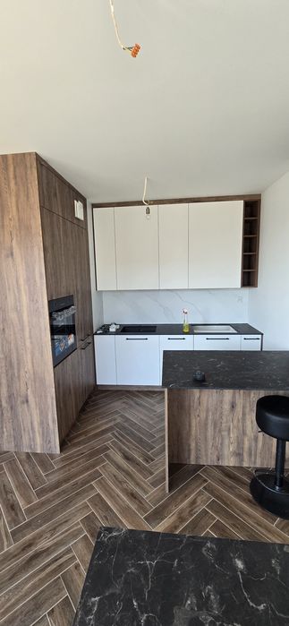 Przygotuje szafki pod montaż .