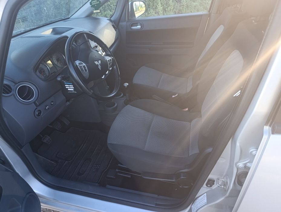 Mitsubishi Colt de 2011 foto 4