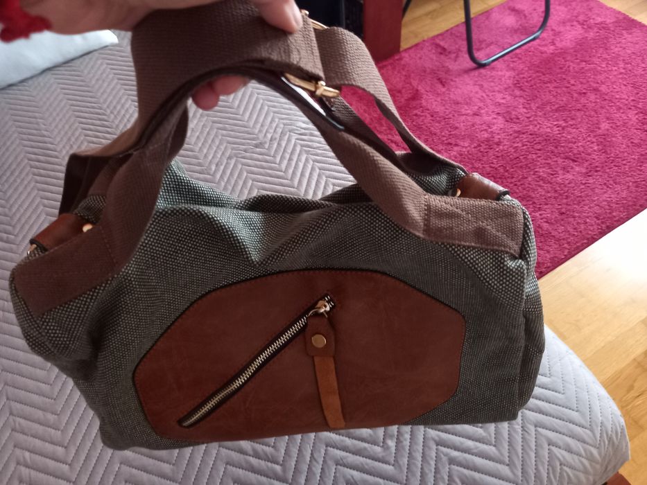 Saco de senhora a tiracolo