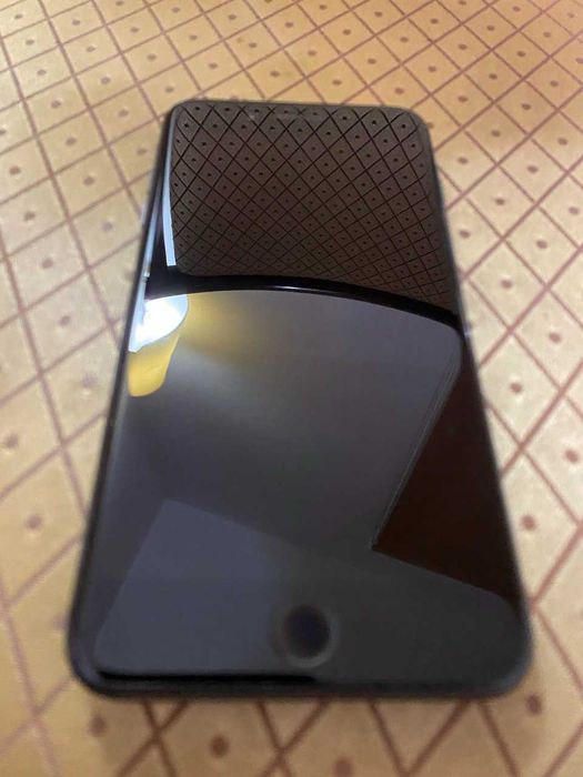 Używany model iPhone 8 plus stan idealny ID: 1102752333