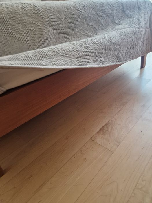 Cama em  carvalho Moviflor