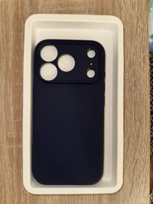 чохол на iphone 17 pro новий