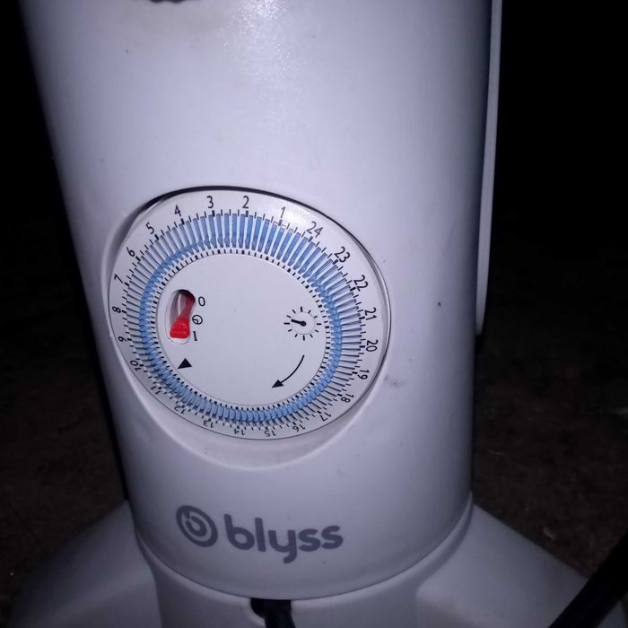 Grzejnik konwektorowy z dmuchawą 2000 Wat z programatorem czasowym