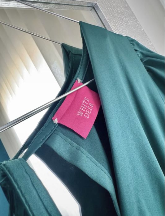 Vestido em cetim WHITEDEER