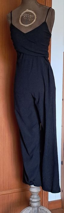 Macacão Comprido Preto de Alças Ajustáveis – Stradivarius (Tamanho S)