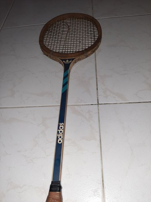 Raquete Adidas antiga vintage