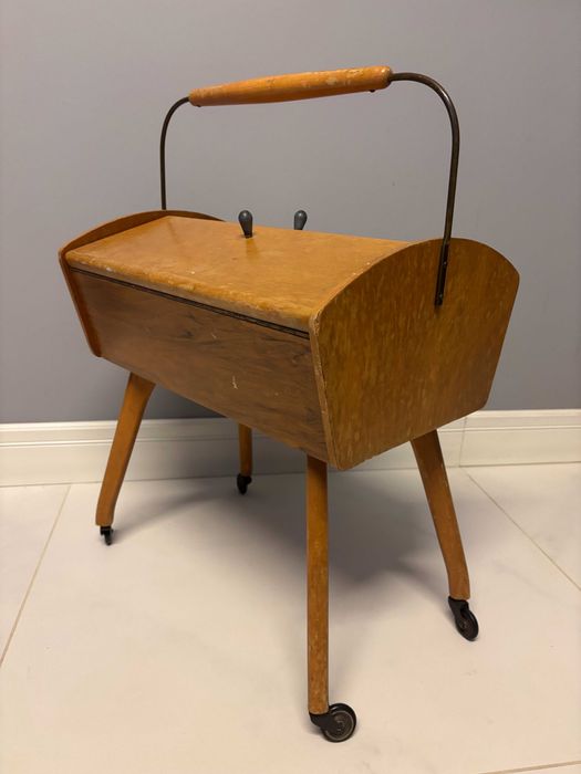 Niciak Mid-century modern Rockabilly