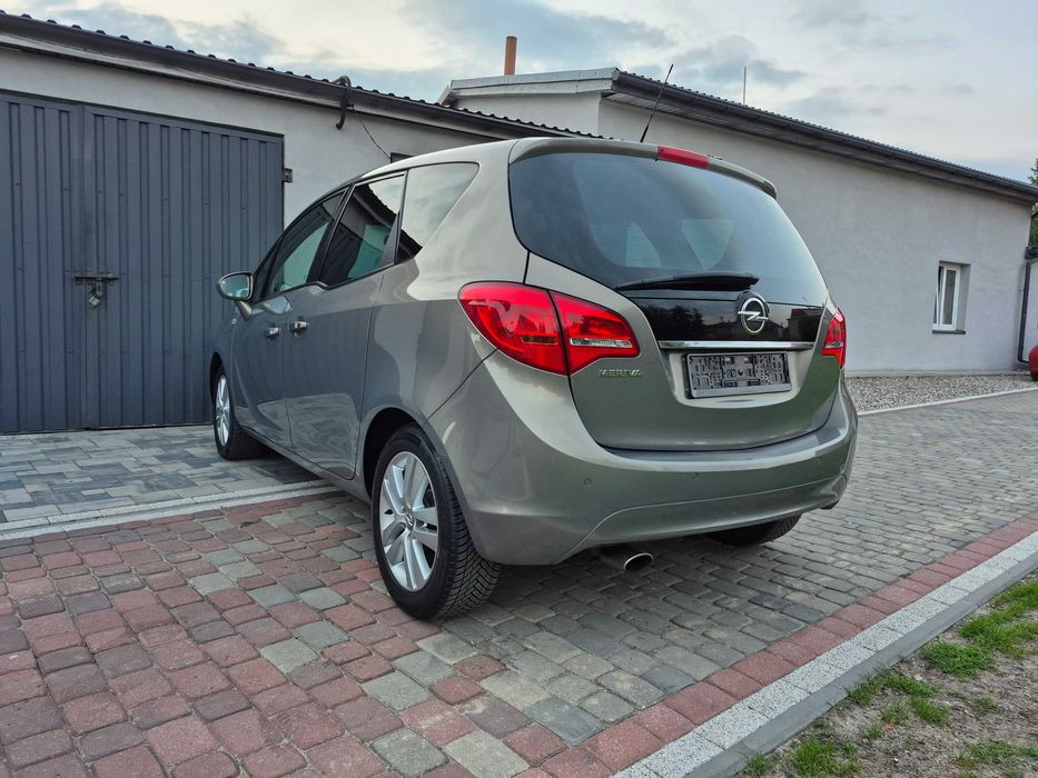 Sprzedam Opel Meriva 1,4 140kM 2011 rok produkcji