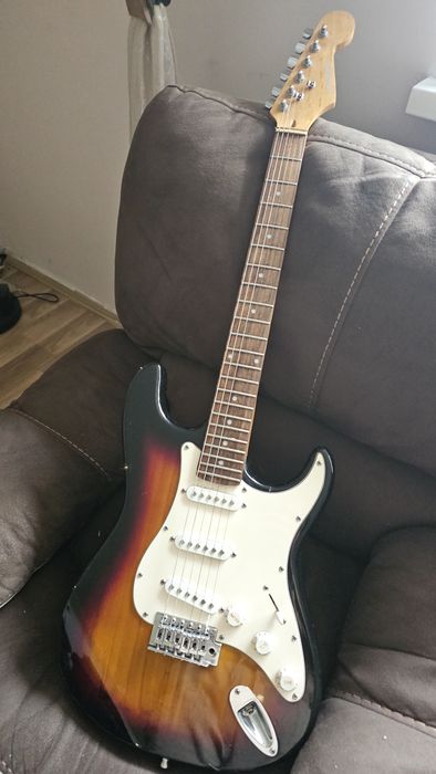 Gitara elektryvzna solowa z piecykiem