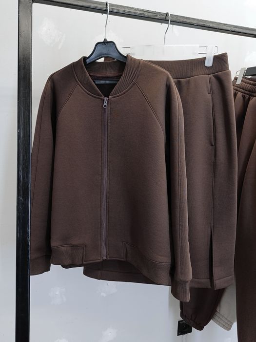 Костюм жіночий: кофта зі спідницею