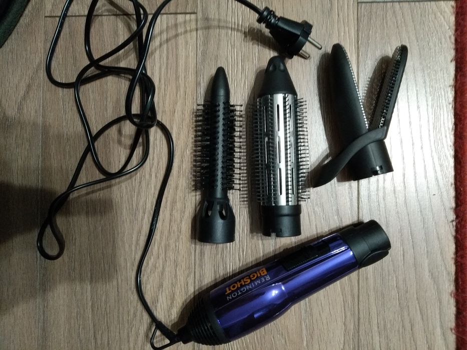 Фен-щітка Remington +3 насадки
