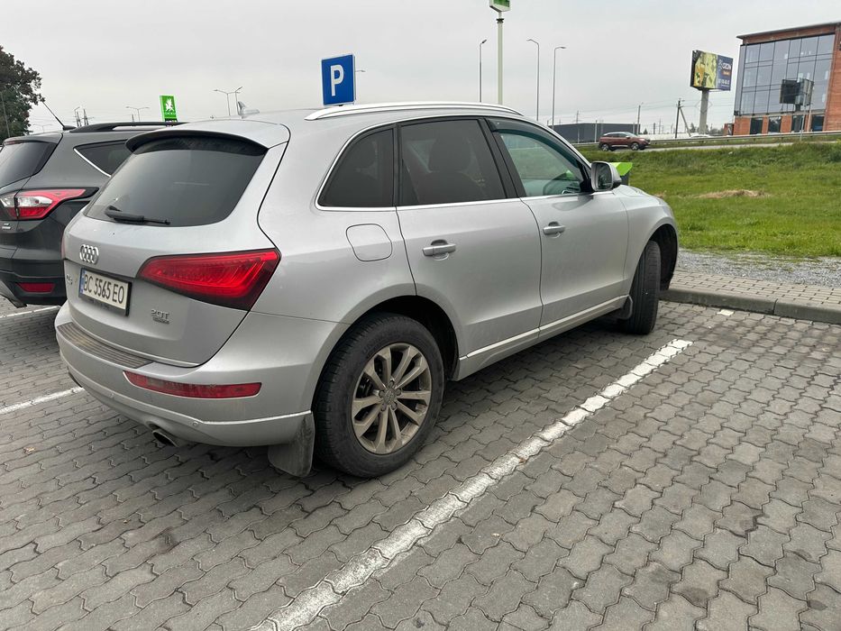 Автомобіль Ауді Q 5