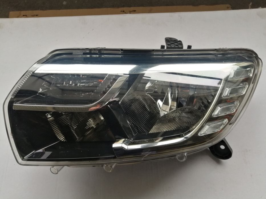 Dacia   sandero    lampa  lewa  Led  chłodnice sandero stepway ślizg szyby