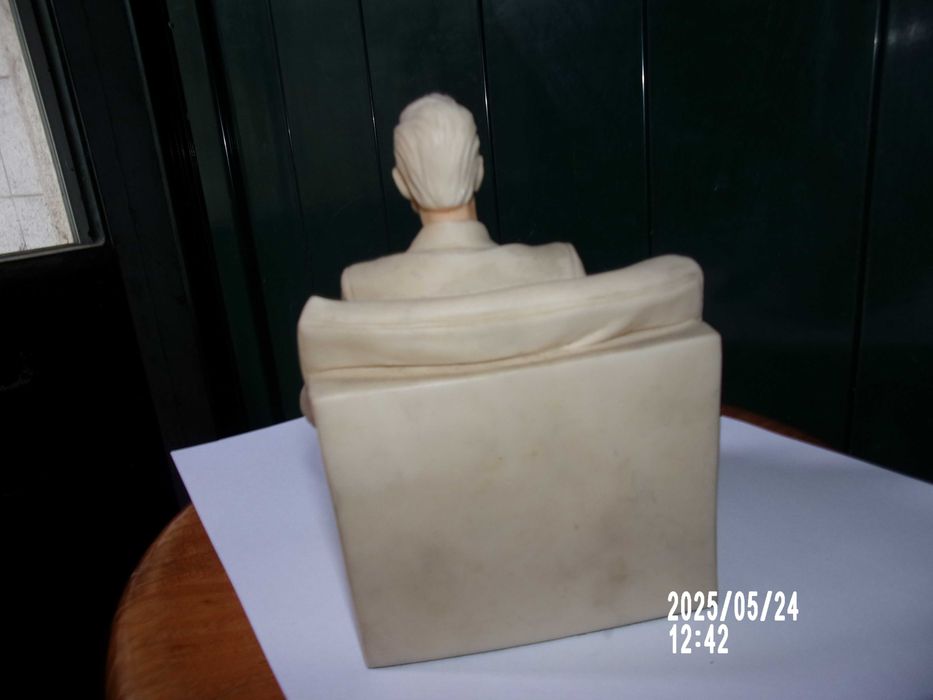Boneco decorativo em marfinite