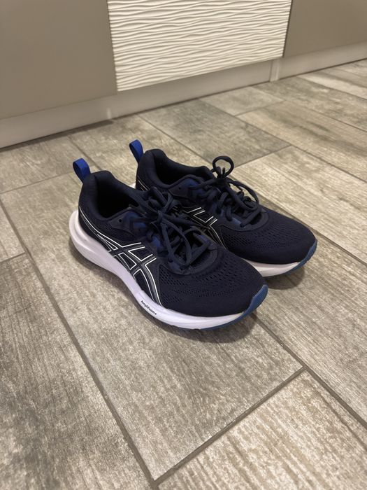 ASICS – Tamanho 40