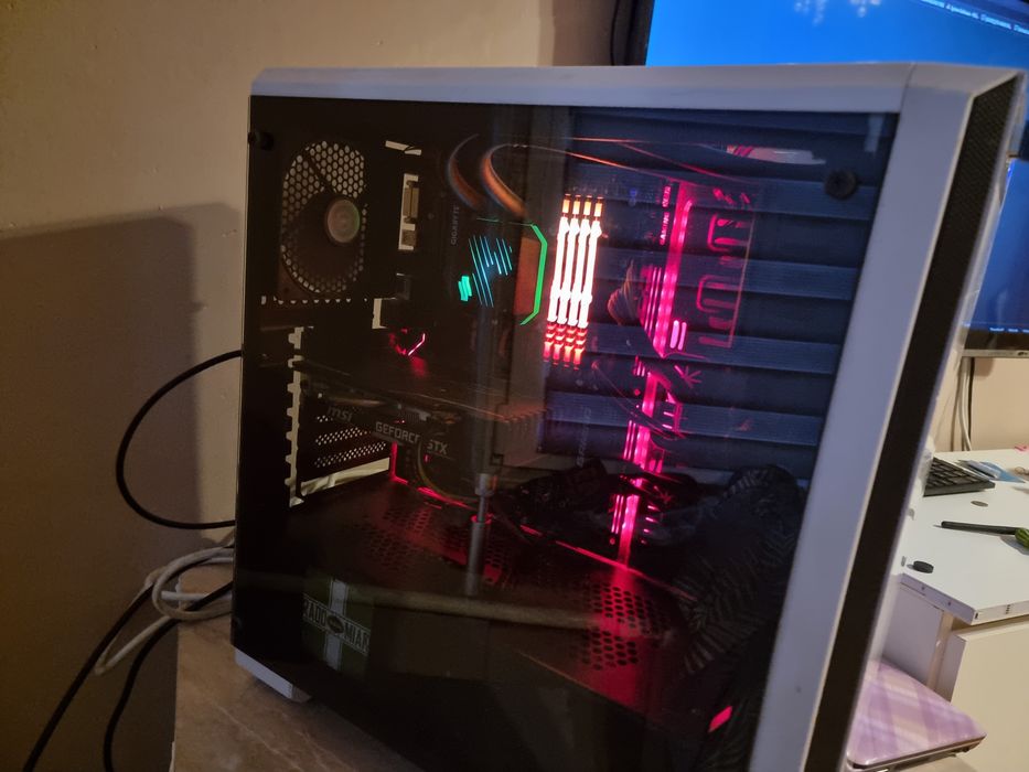 Gamingowy PC/i7 6700k/ddr4 32 gb/gtx 1660 6gb/m2 ssd 256gb+500hdd