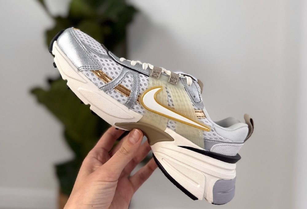 Кросівки жіночі Nike V2K Run Beige/Grey HJ7245-100 ( 37.5, 40. 40.5 рр