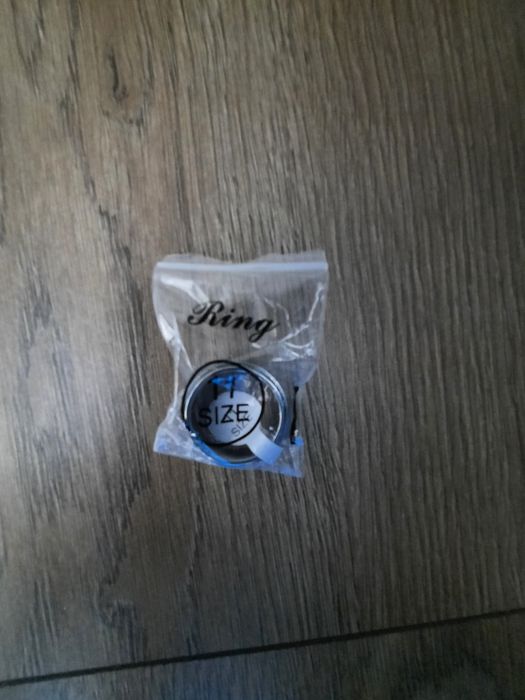 Męski pierścień z krzyżem