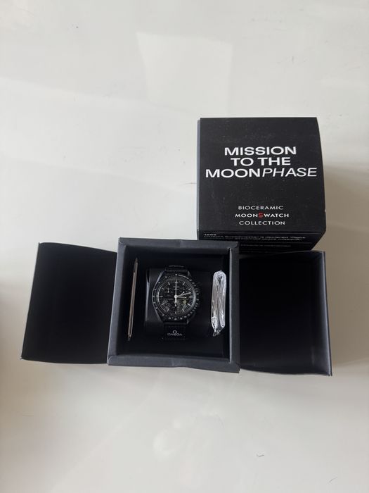 Omega mission to the moonphase