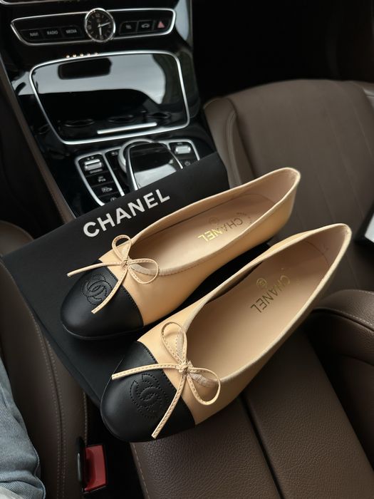 Балетки Chanel , шкіряні