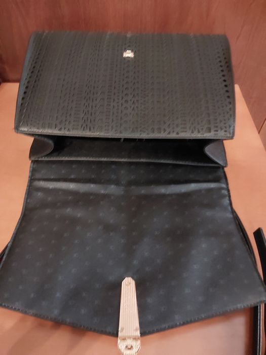 Mala clássica preta