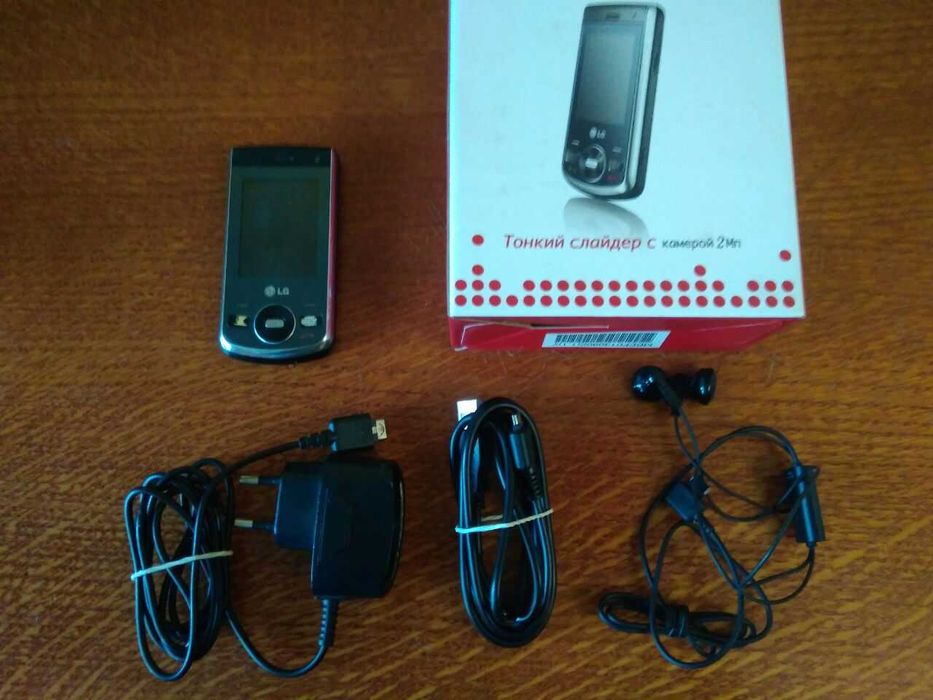 Мобільний телефон LG GD 330 (б/у) + Data кабель, гарнітура, блок живл.