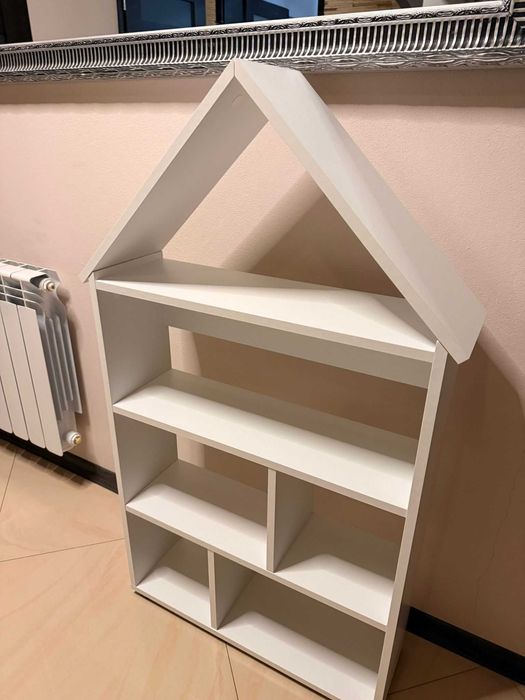 Półka dziecięca w kształcie domku – stan idealny