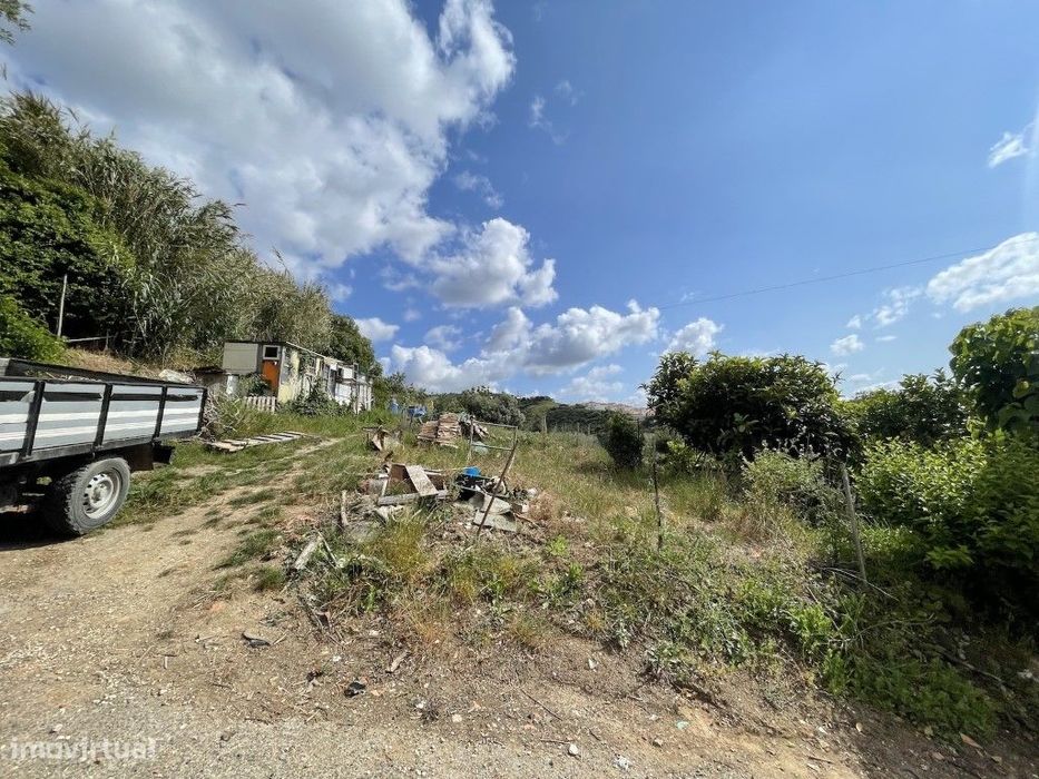 Lote de terreno para construir 8 moradias em banda