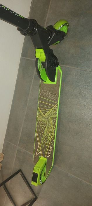 Дитячий самокат Neon, колеса світяться