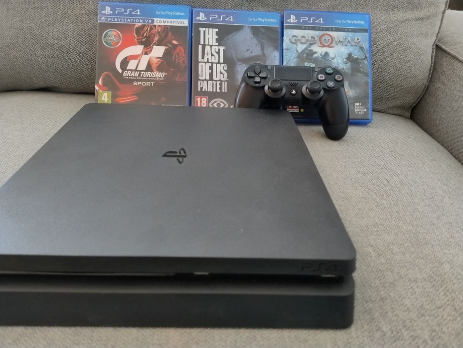 PS4 500gb super novo com 3 jogos