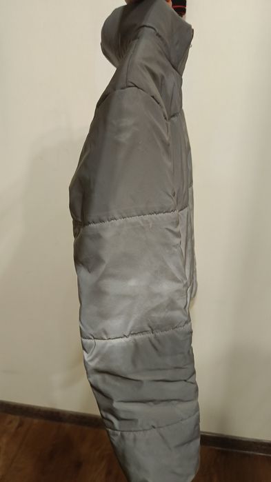 Продам класну демісезонну куртку