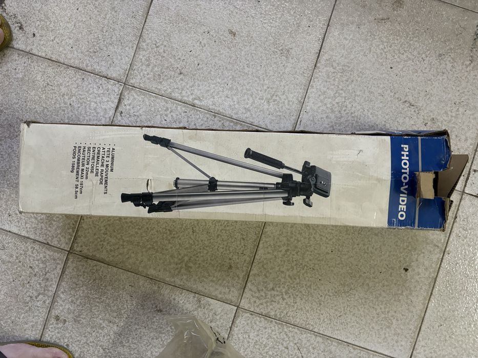 Tripé Foto / Vídeo Alumínio 157cm com Cabeça Móvel