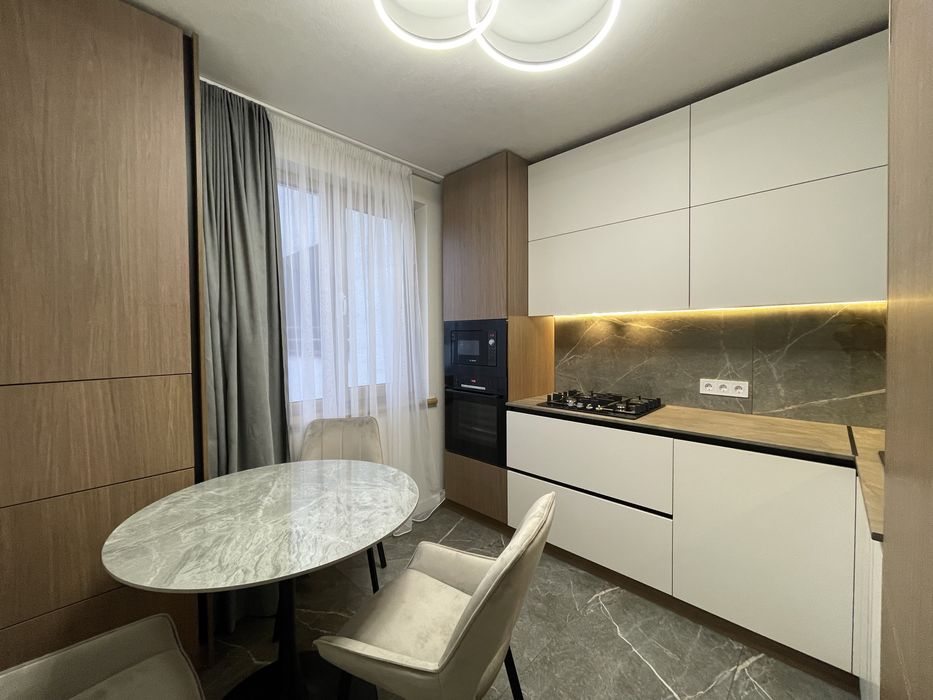 Продаж три кімнатної квартири біля ТЦ Velles Mall