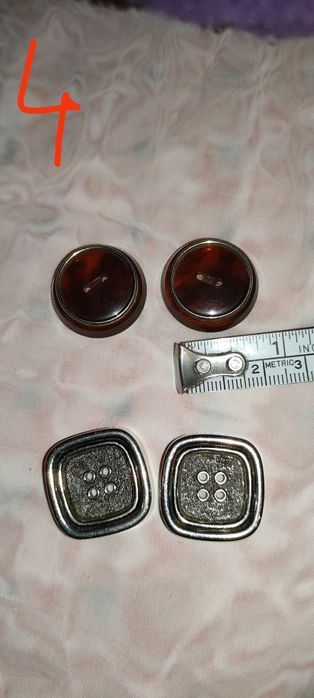 Button Lots – Various64409486877315121