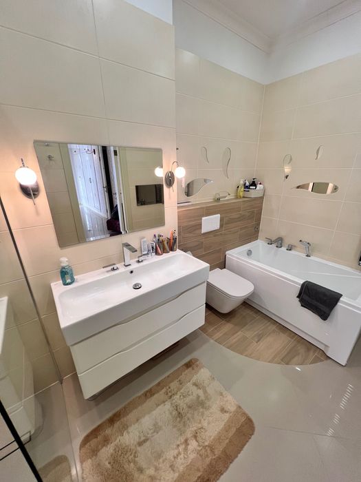 Преміальна видова 3-к. квартира з дизайнерським ремонтом | 121 м²