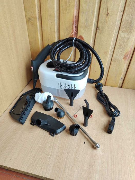 Мощный компактный пароочиститель 2500 w  с насадками пароочисник