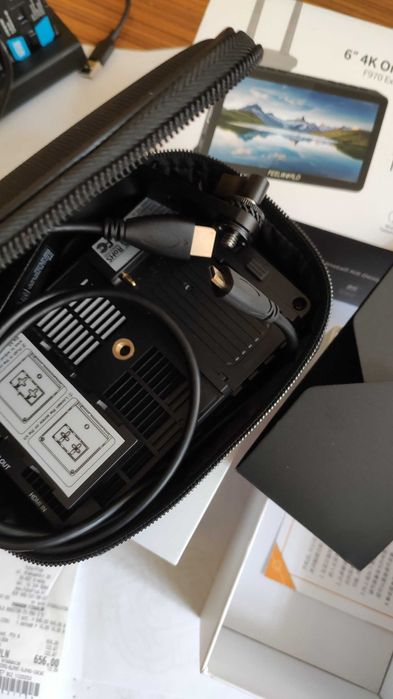 Monitor podglądowy dotykowy 4K do kamery plus akumulatory