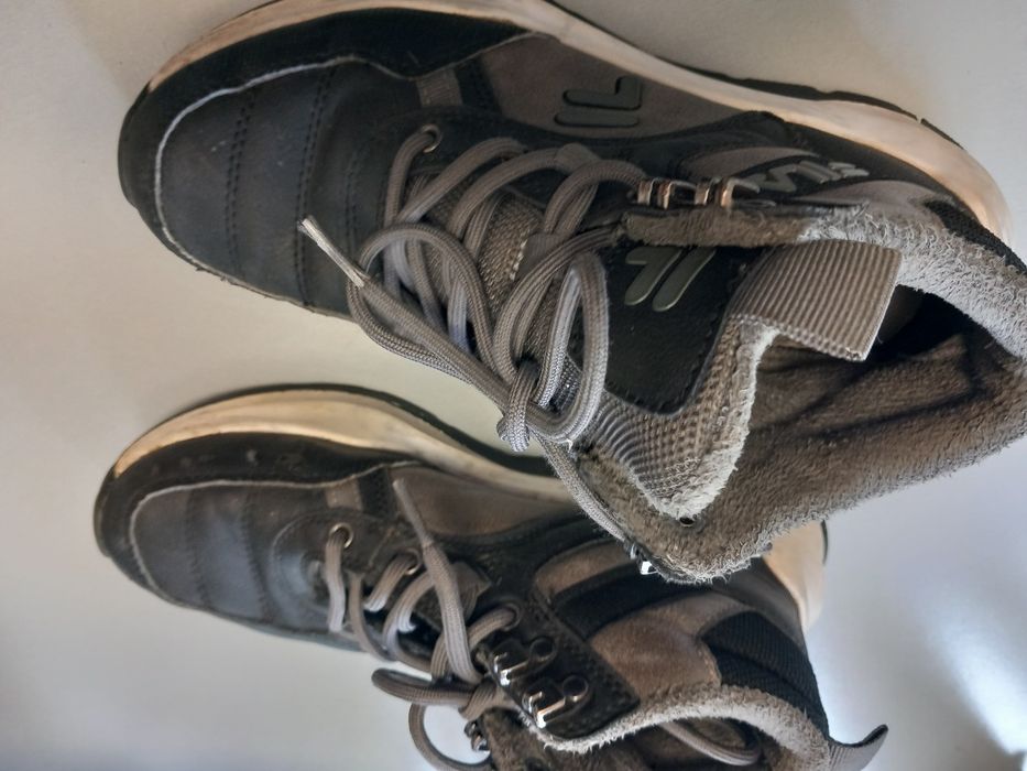 Sprzedam męskie buty rozmiar 37 firmy Fila.