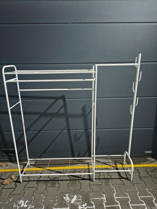 Regał mobilny do garderoby