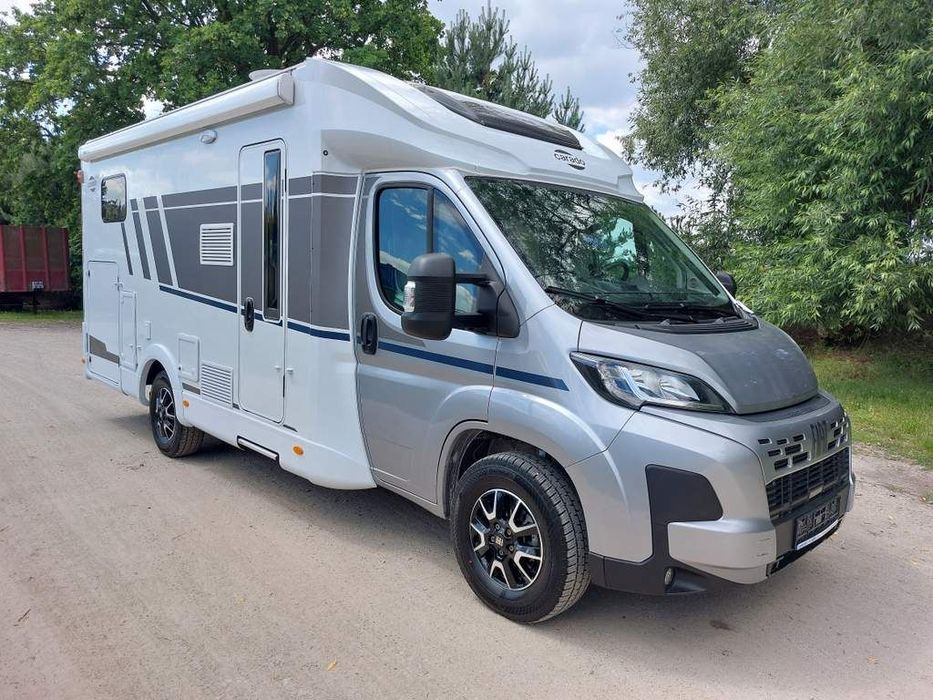 Fiat Ducato CARADO 4 - Osobowy  Nowy Model ŁÓŻKO opuszczane z sufitu DUŻY Garaż