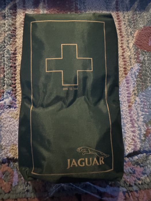 Автомобільна аптечка JAGUAR Оригінальна