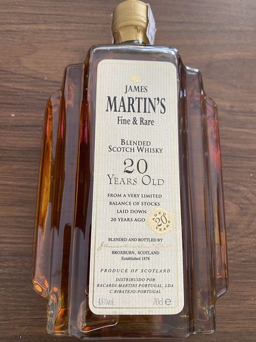 James M. Nova em caixa