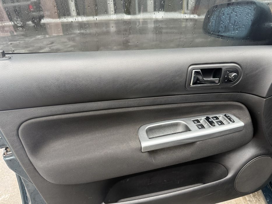 Volkswagen Golf 1.6 СУПЕР СТАН