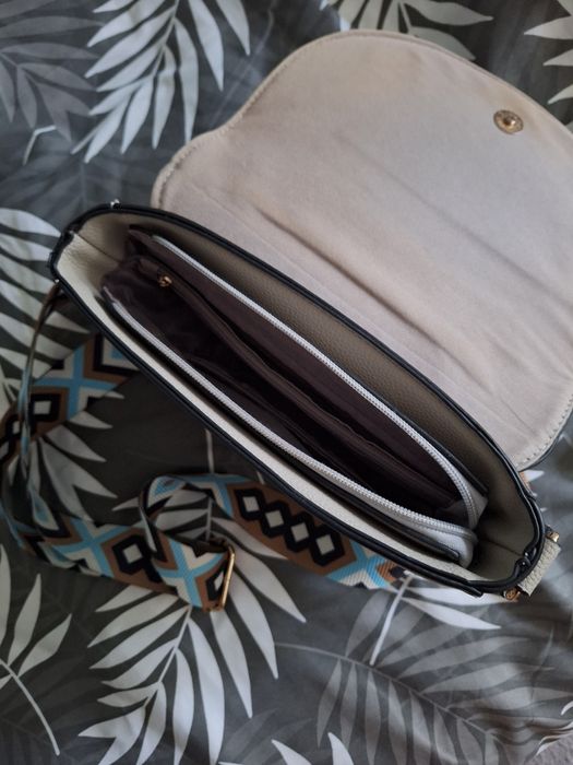 Torebka  damska  z muchą