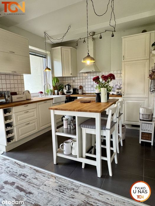 Dwupoziomowy Apartament z Ogródkiem / Teofilów