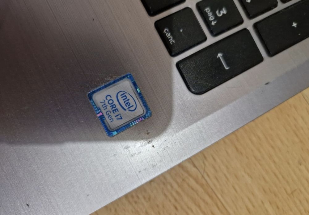 Запускається Запчастини до ноутбука HP  i7 7th gen клавіатура материнка процесор все що на фото