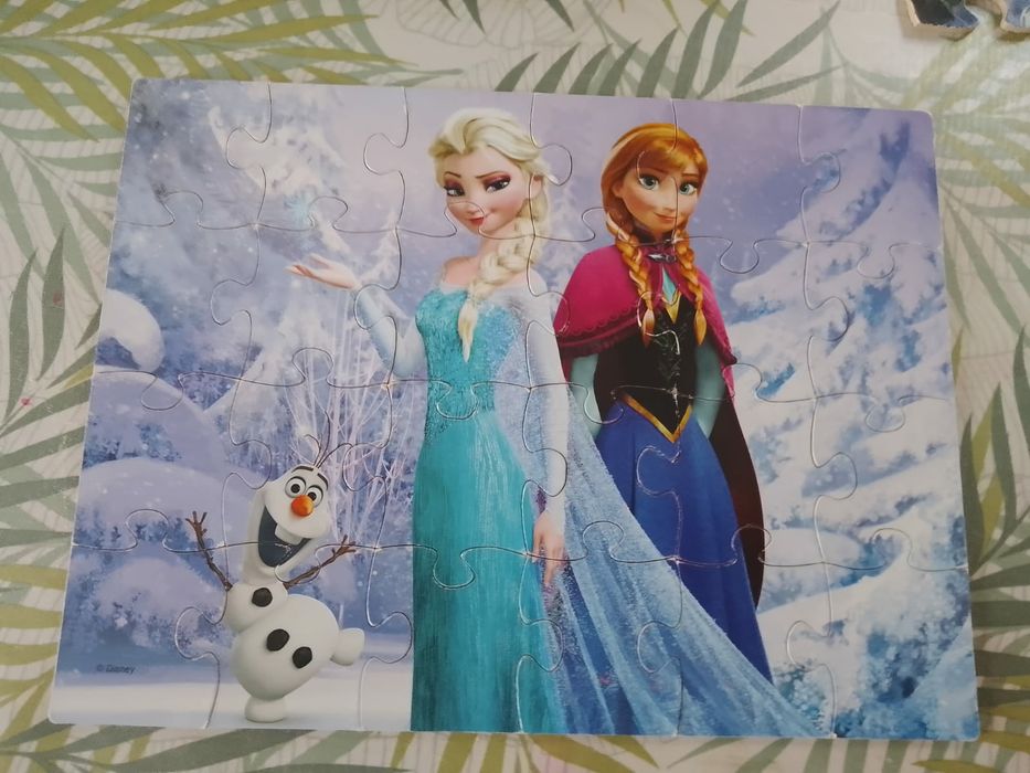 Puzzle kraina lodu Anna i Elsa