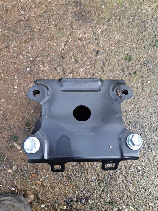 Кронштейн підсилювач лівий Тойота Крос 2022 рік, оригінал