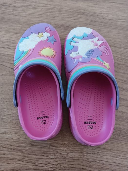 Sandálias Crocs Unicórnio Menina