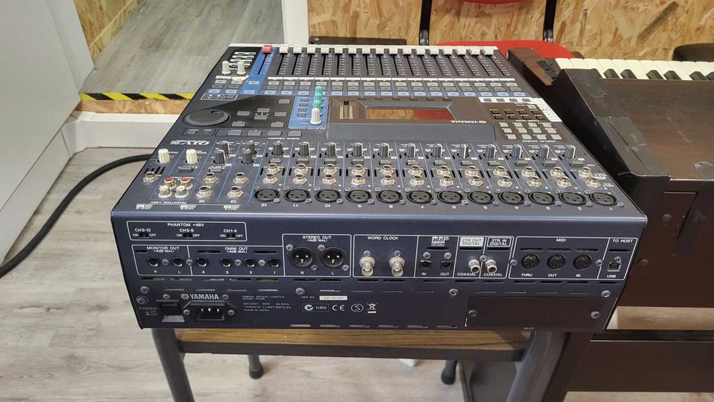 Mesa de Mistura Digital Yamaha 01V96